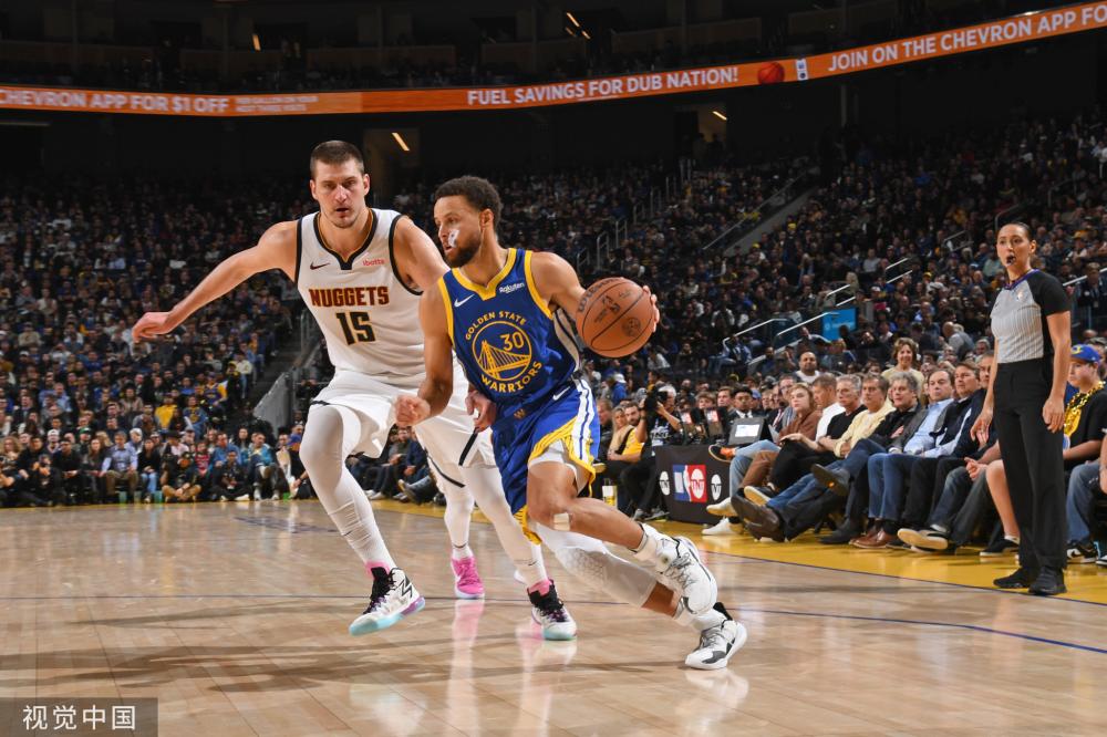 亚马尔在右 亚马尔在右