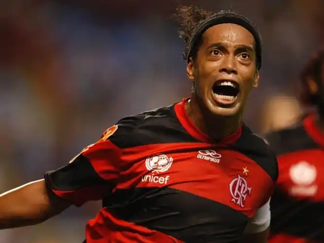 并加盟巴萨 并加盟巴萨